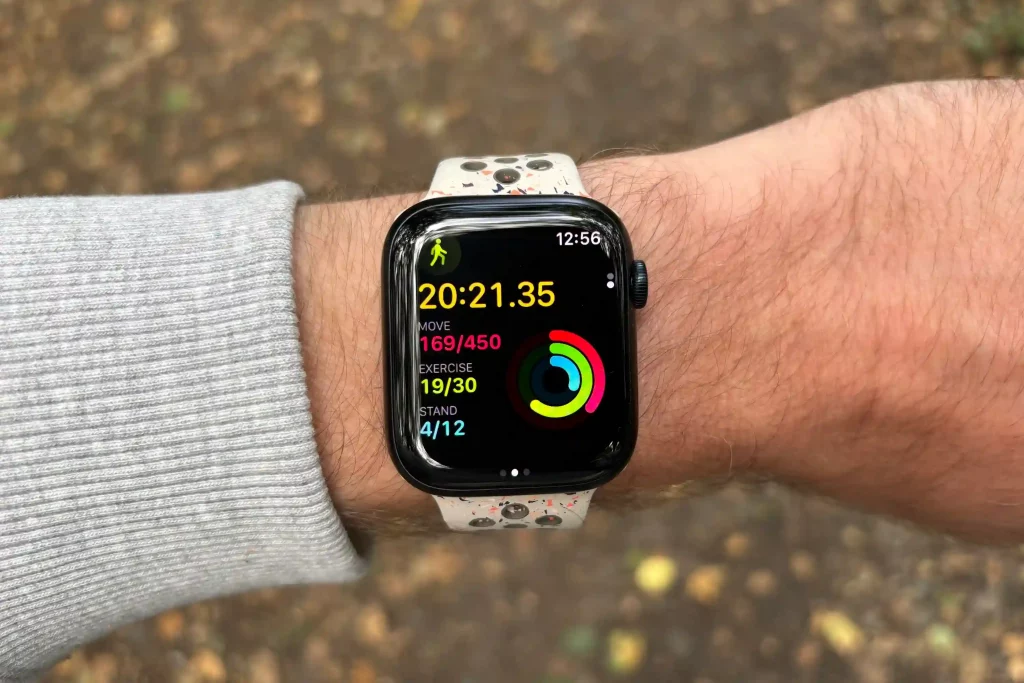 7 Apps to Expand Your Apple Watch Beyond Fitness Tracking